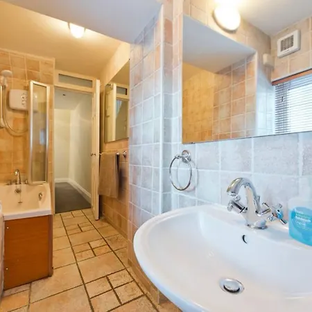 3 Bedroom Townhouse In Portobello Sleeps 6 *