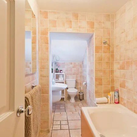 3 Bedroom Townhouse In Portobello Sleeps 6 Apartment