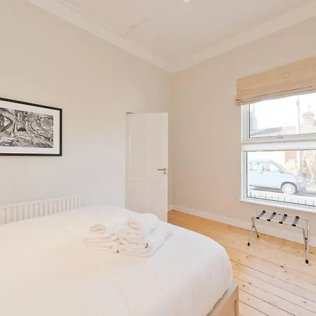3 Bedroom Townhouse In Portobello Sleeps 6 Apartment *